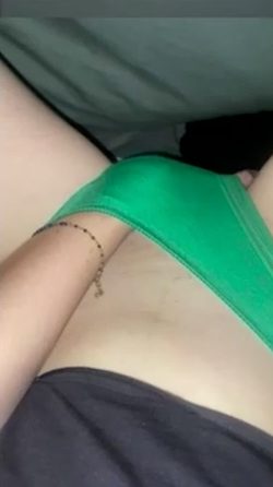 Zooemoore  – Masturbating with Her Undies