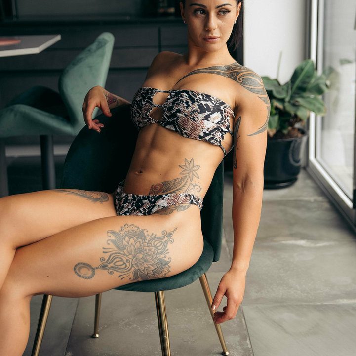 Sugarneekz s – Show Off Body Sexy !