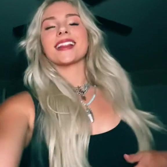 Lindsay Bercosky Onlyfans  – Camshow Body So Sexy
